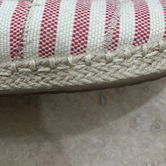 Toms - Picture 6 of 8